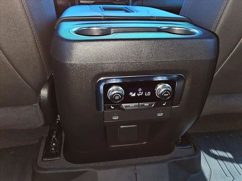 Used 2024 GMC Yukon AT4 w/ AT4 Premium Plus Package AWD/4WD image 18