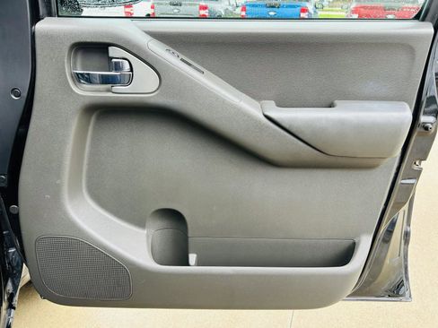 Used 2010 Nissan Frontier SE w/ Power Pkg RWD image 24