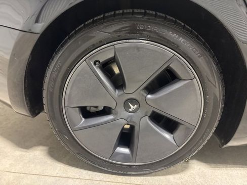 Used 2021 Tesla Model 3 Standard Range Plus image 26