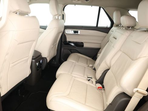 Used 2022 Ford Explorer Platinum w/ Equipment Group 601A image 19