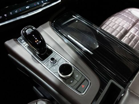 Used 2024 Cadillac Escalade V w/ LPO, ONYX Package AWD/4WD image 44