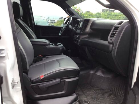 Used 2022 RAM 2500 Tradesman w/ Chrome Appearance Group AWD/4WD image 6