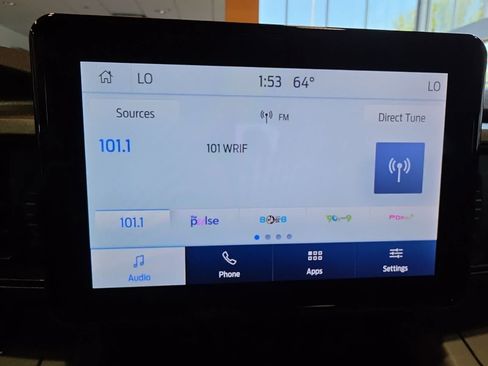 Used 2023 Ford Explorer XLT AWD/4WD image 28