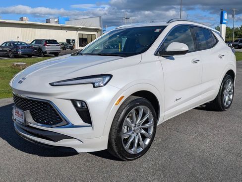 Used 2024 Buick Encore GX Avenir w/ Avenir Convenience Package AWD/4WD image 5