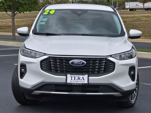 Used 2024 Ford Escape SE image 2