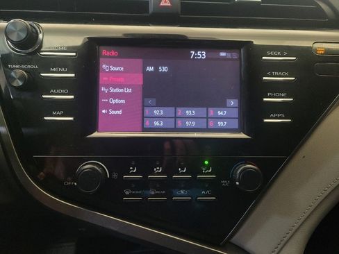 Used 2019 Toyota Camry LE FWD image 25