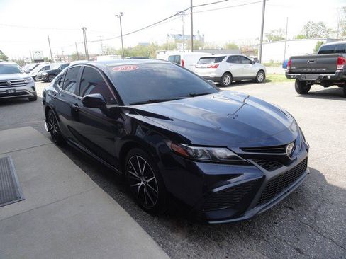 Used 2021 Toyota Camry SE FWD image 5