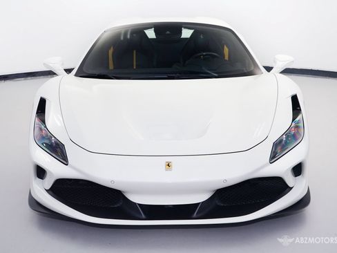 Used 2021 Ferrari F8 Tributo RWD image 3