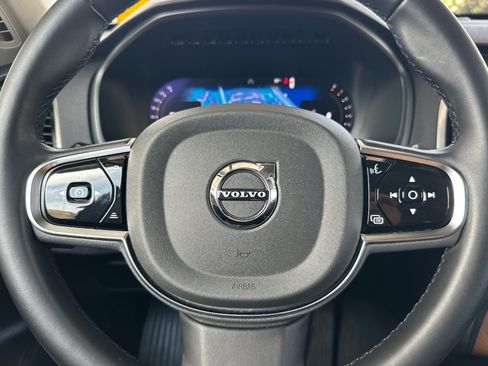 Certified 2024 Volvo XC90 B5 Plus AWD/4WD image 28