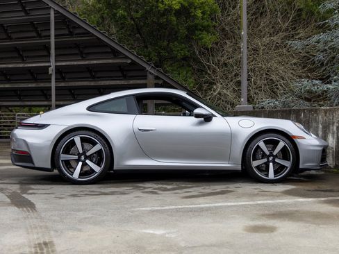 Certified 2025 Porsche 911 Carrera image 12