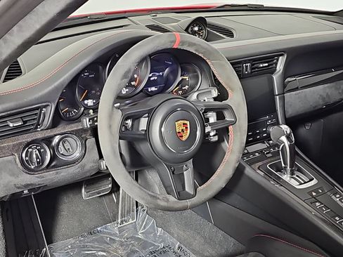 Used 2018 Porsche 911 GT3 RWD image 13