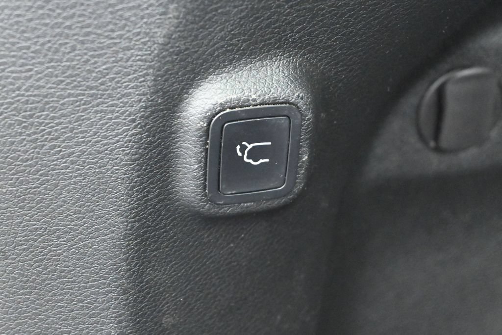 Used 2019 Jeep Cherokee Trailhawk w/ Comfort/Convenience Group AWD/4WD image 30