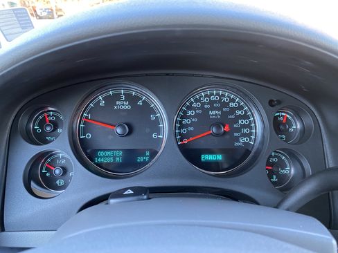 Used 2013 Chevrolet Avalanche LT w/ All-Star Edition image 20