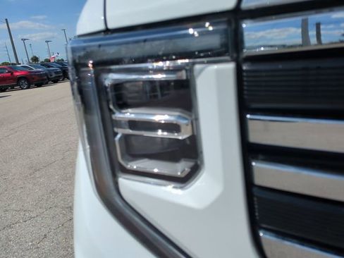 Certified 2025 GMC Sierra 1500 SLT AWD/4WD image 10