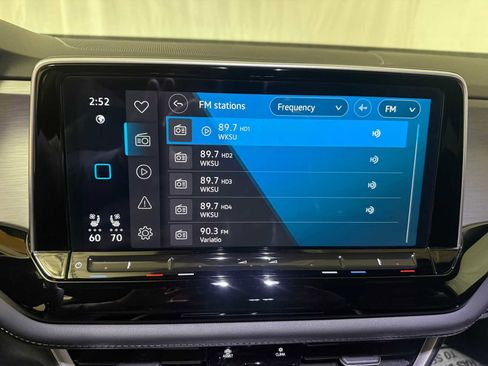 Certified 2024 Volkswagen Atlas Cross Sport SE image 31