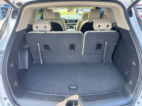 Used 2019 Buick Enclave Essence AWD/4WD image 12