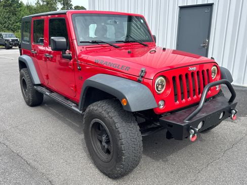 Used 2014 Jeep Wrangler Unlimited Sport w/ Quick Order Package 24S AWD/4WD image 3