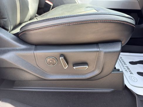 Used 2021 Ford F250 Platinum w/ FX4 Off-Road Package image 17