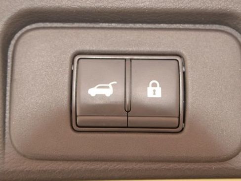 Used 2023 Nissan Rogue SL image 15