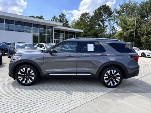 Used 2025 Ford Explorer Platinum w/ LUX Leather Package image 2