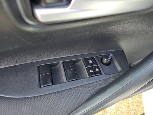 Used 2020 Toyota Corolla LE image 15