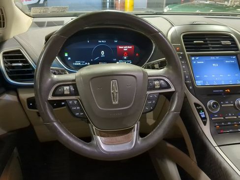 Used 2019 Lincoln Nautilus Select AWD/4WD image 13