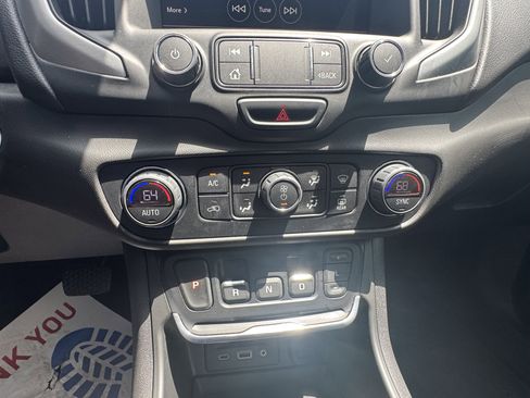 Used 2021 GMC Terrain SLT image 17