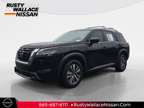 Used 2023 Nissan Pathfinder SL image 1