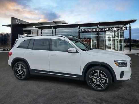 New 2026 Mercedes-Benz GLB 250 4MATIC image 1