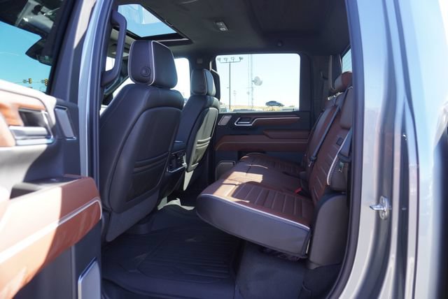 Used 2026 GMC Sierra 3500 Denali Ultimate w/ LPO, Black Badging Package AWD/4WD image 24