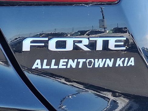 Certified 2023 Kia Forte LXS w/ LXS Technology Package FWD image 27