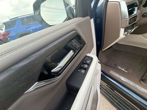 New 2026 GMC Yukon Denali w/ Denali Reserve Package AWD/4WD image 13