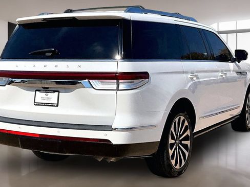 Used 2022 Lincoln Navigator Reserve AWD/4WD image 2