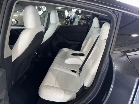 Used 2024 Tesla Model Y Long Range AWD/4WD image 15