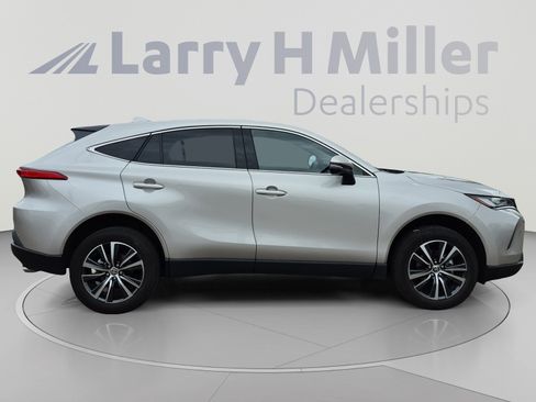 Certified 2023 Toyota Venza LE AWD/4WD image 6