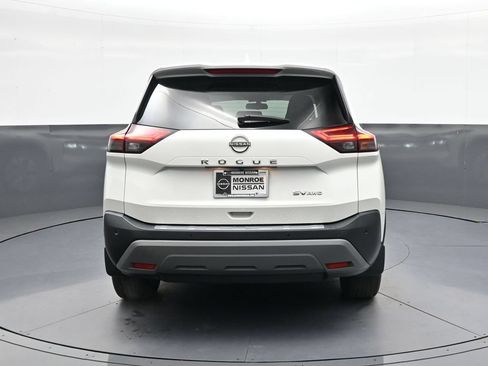 Used 2023 Nissan Rogue SV AWD/4WD image 6