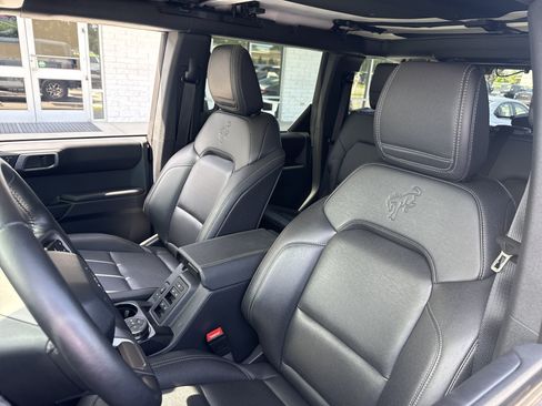 Used 2025 Ford Bronco Badlands AWD/4WD image 11
