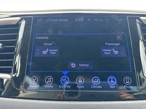 Used 2017 Chrysler Pacifica Touring-L image 23