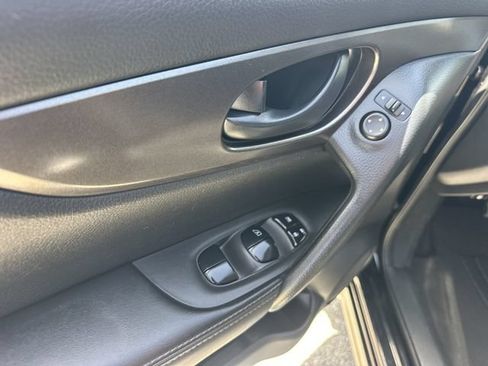 Certified 2021 Nissan Rogue Sport S FWD image 19