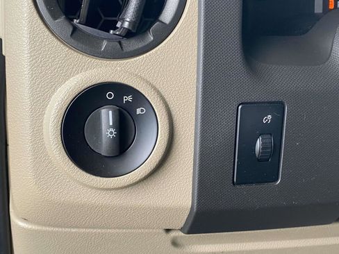 Used 2016 Ford E-450 and Econoline 450 Super Duty w/ Motorhome Prep Package image 25