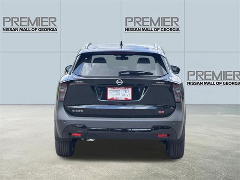 New 2026 Nissan Kicks SR FWD image 24