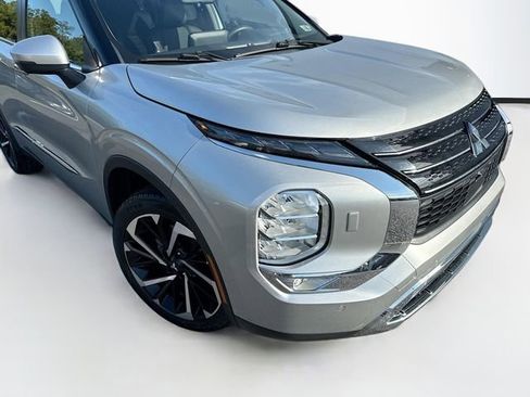 Used 2022 Mitsubishi Outlander SE image 38