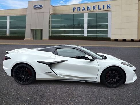 Used 2024 Chevrolet Corvette Z06 RWD image 8
