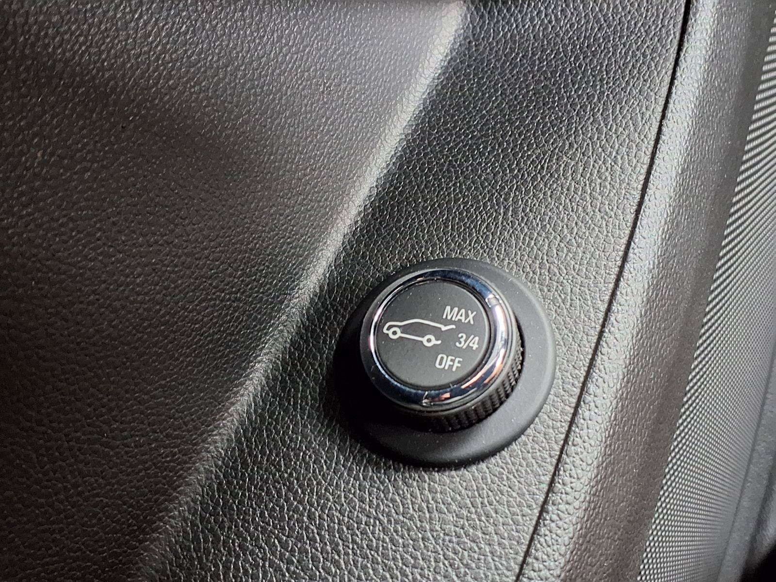 Used 2020 Chevrolet Traverse LT FWD image 18