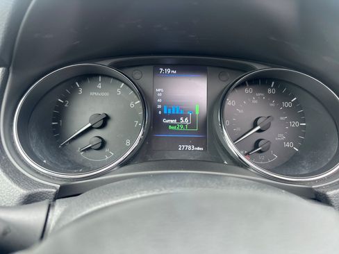Used 2019 Nissan Rogue SL w/ Premium Package AWD/4WD image 10