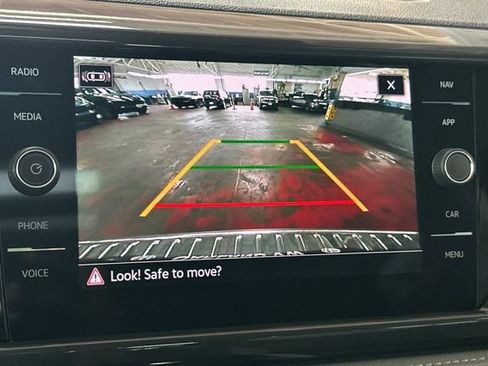 Used 2023 Volkswagen Taos SEL image 25