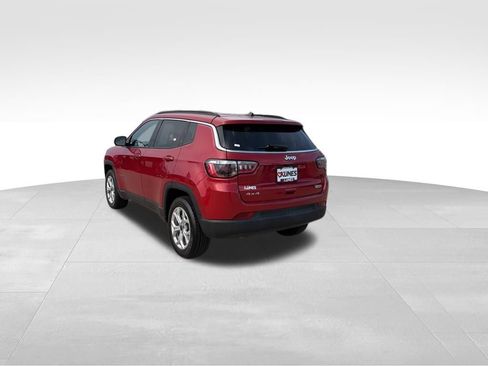 Used 2025 Jeep Compass Latitude image 9