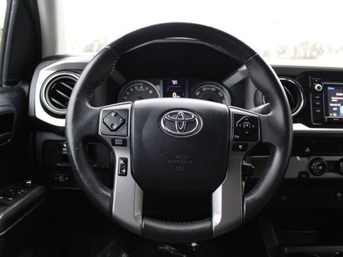 Used 2017 Toyota Tacoma SR5 image 10