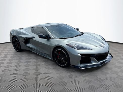Used 2024 Chevrolet Corvette Stingray Coupe w/ 1LT RWD image 4