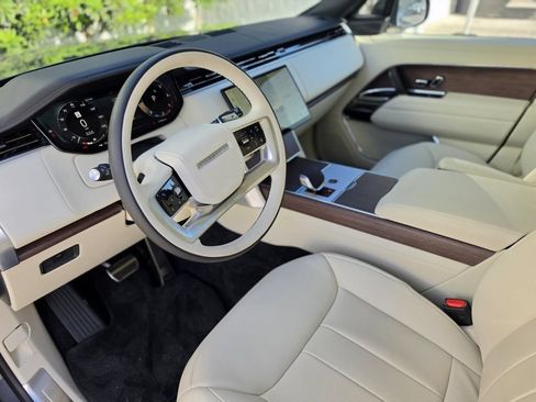 Used 2025 Land Rover Range Rover SE AWD/4WD image 20